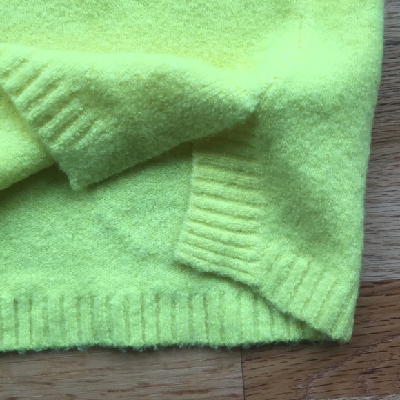 Yellow oversized Gap sweater - Picture 4 of 7